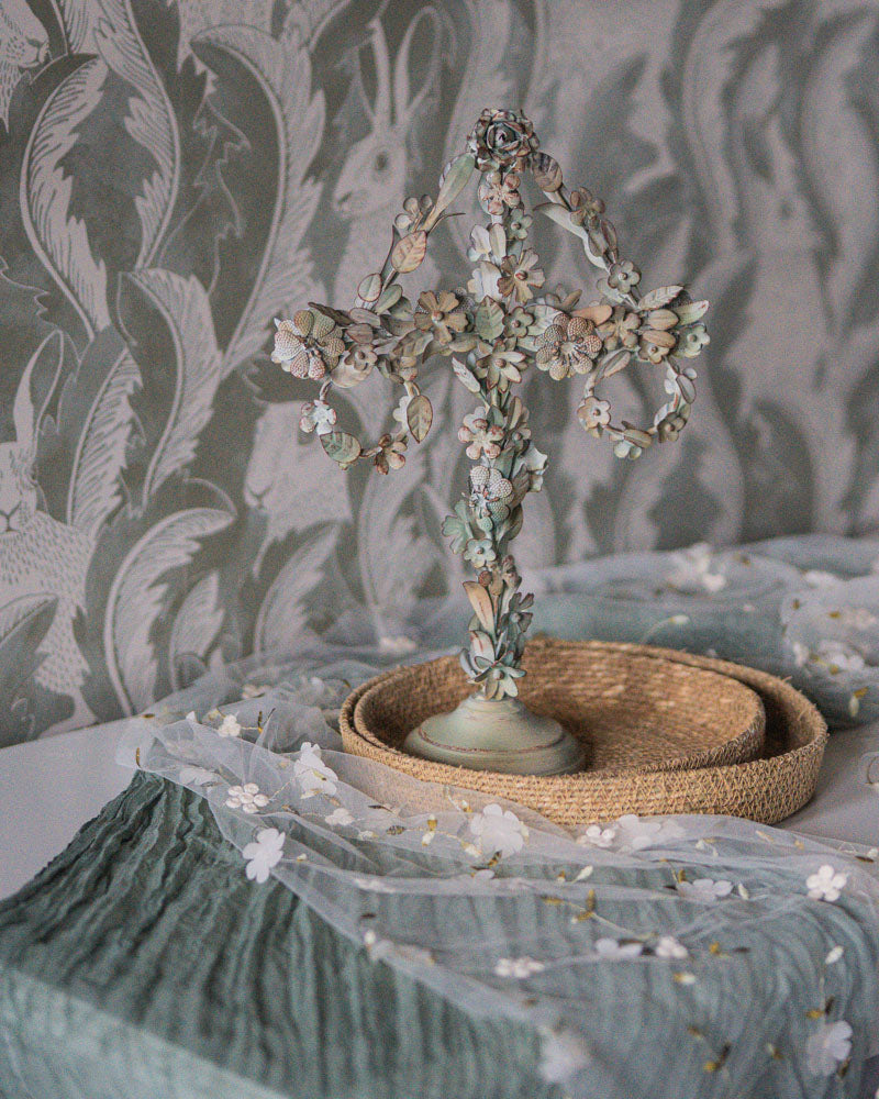Blomstrete bordløper i transparent tekstil - Creme