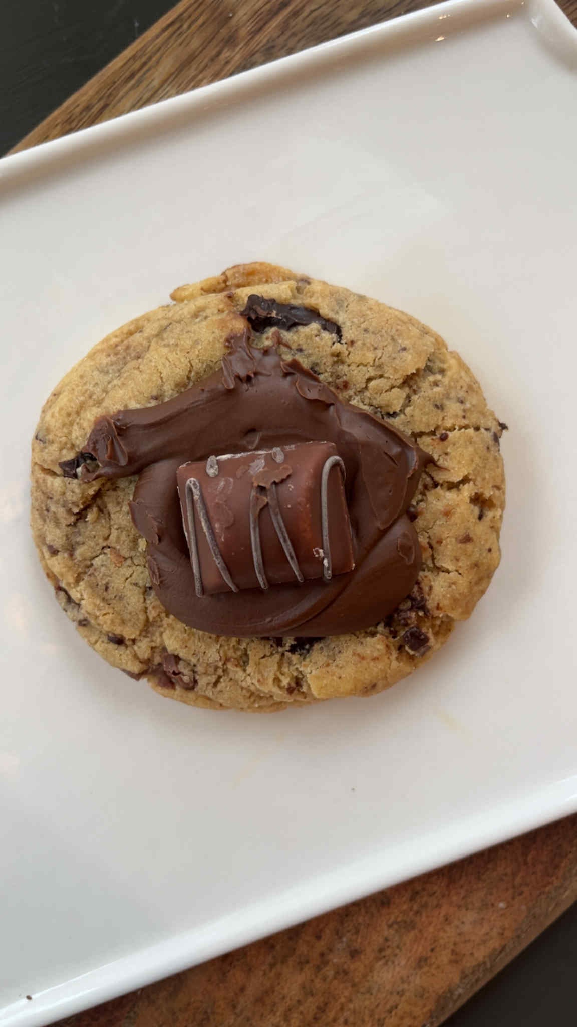 Nutella Bueno – myk cookie med Nutella, sjokolade og sprø biter