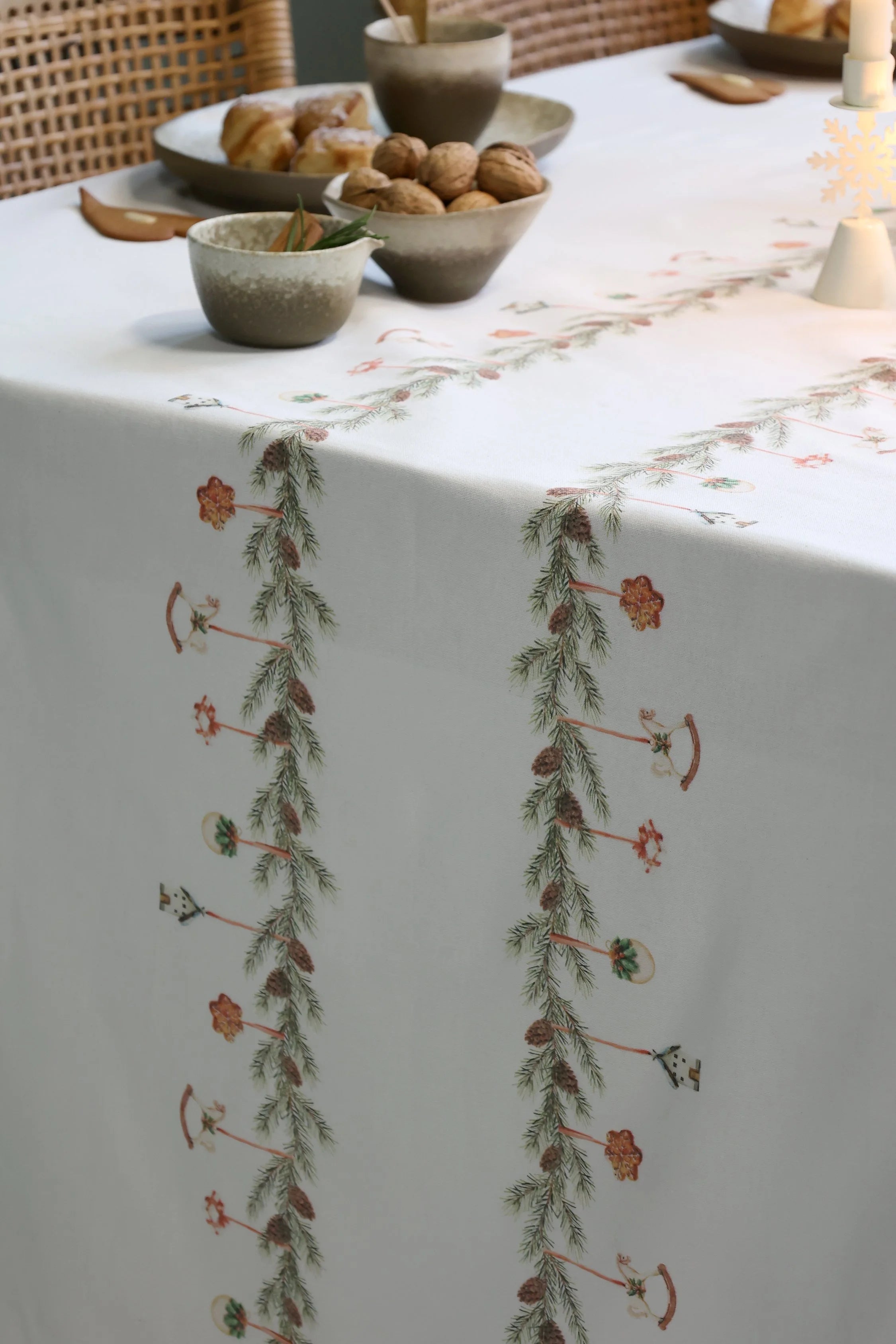 Juleduk med Ranke – Bomull, 140 cm Bredde (240/360 cm Lengde)